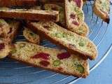 Biscotti aux fraises séchées et aux pistaches