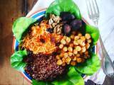 Buddha bowl quinoa rouge /carotte / blette / pois chiches