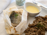 Bar au fenouil en papillote, far de blé noir et sauce au beurre blanc