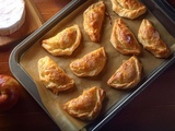 Chaussons aux pommes et camembert : recette facile et gourmande