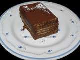 Gâteau thé brun, chocolat et café