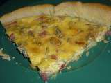 Tarte fourme d'ambert, lardons et pignon