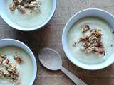 Soupe de panais, pomme et son granola salé