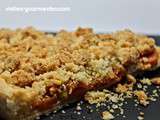 Crumble noisettes sur tarte aux carottes cumin miel et roquefort