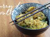 Curry de poulet sur lit de courgettes