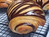 Pains au chocolat bicolores